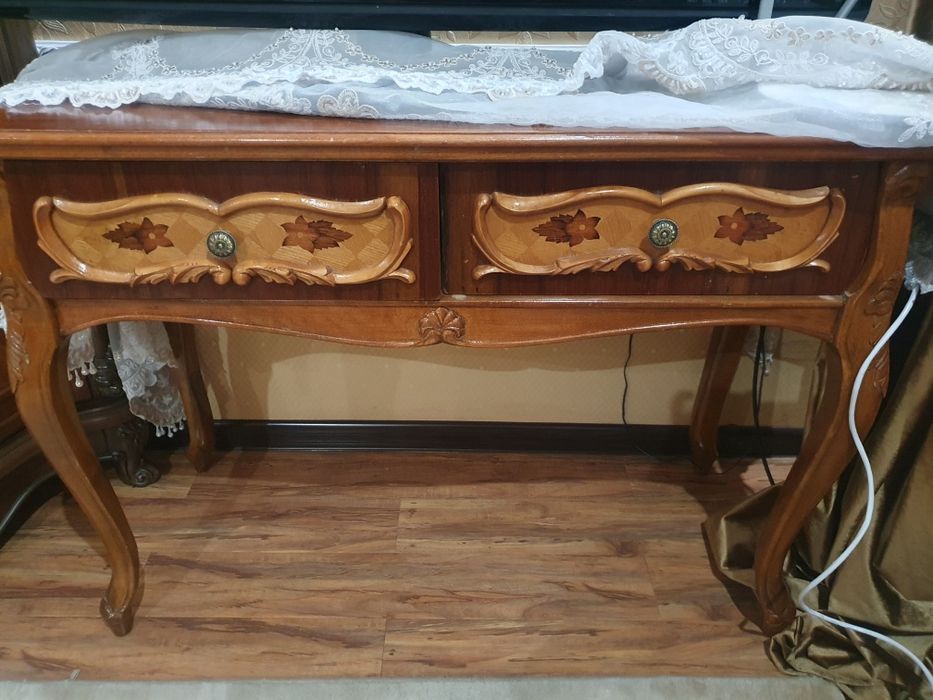 Продаю консоль из дерева