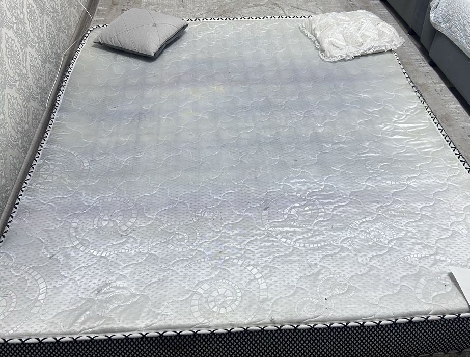 Продам матрас, б/у цена матрас 5000 тенге! Размер матраса 160*200 метр