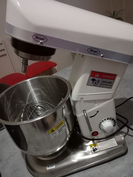 Срочно продается стационарный миксер