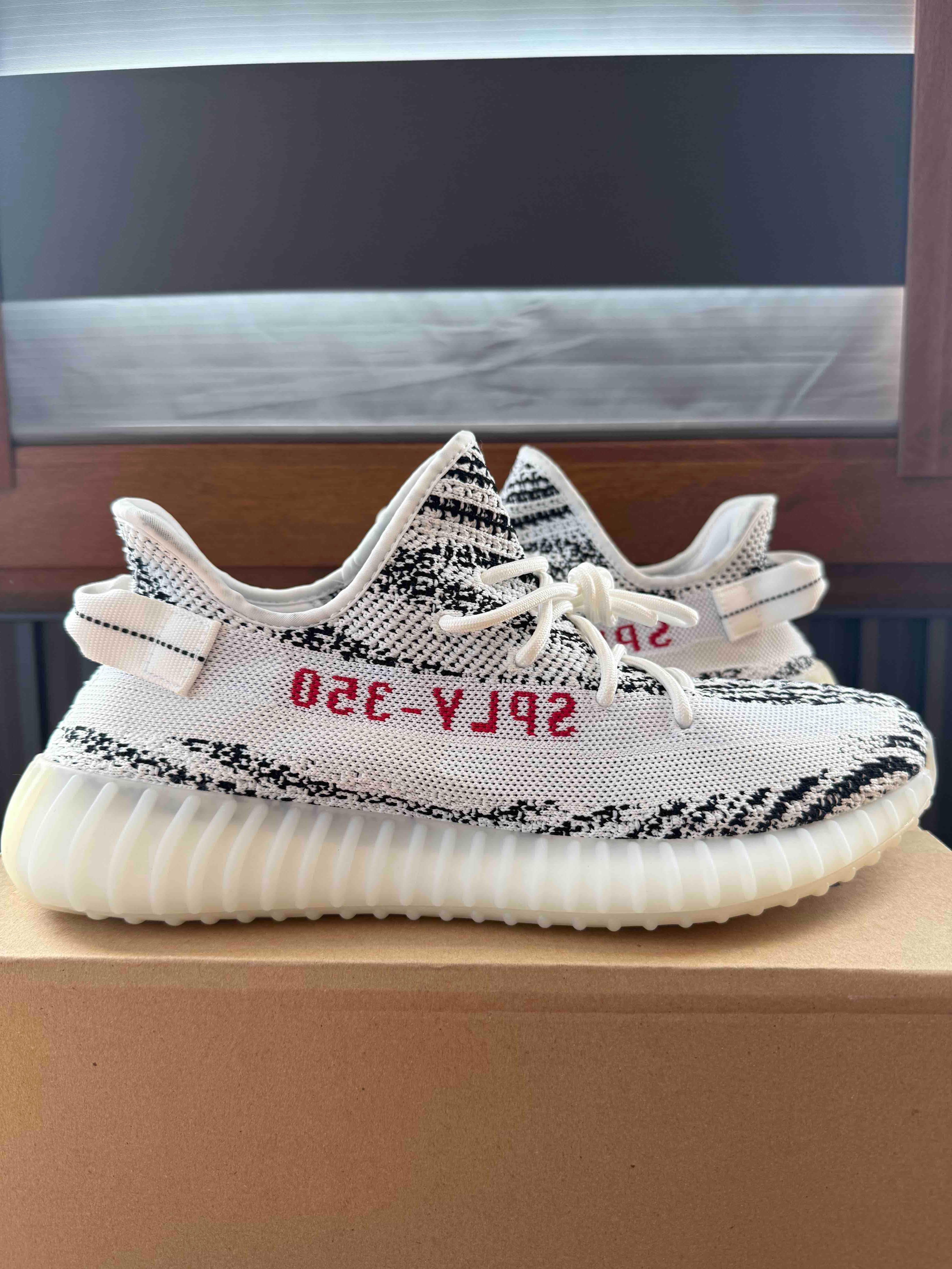 Yeezy Boost 350 V2 Zebra 45 1/3