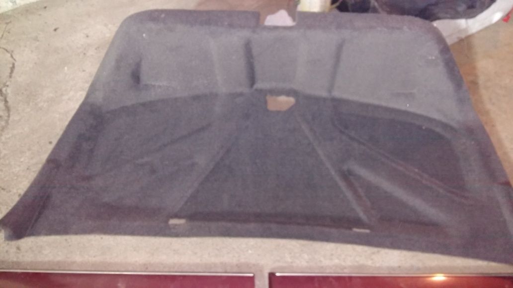Листва, обшивка на крышку багажника на мерс 124