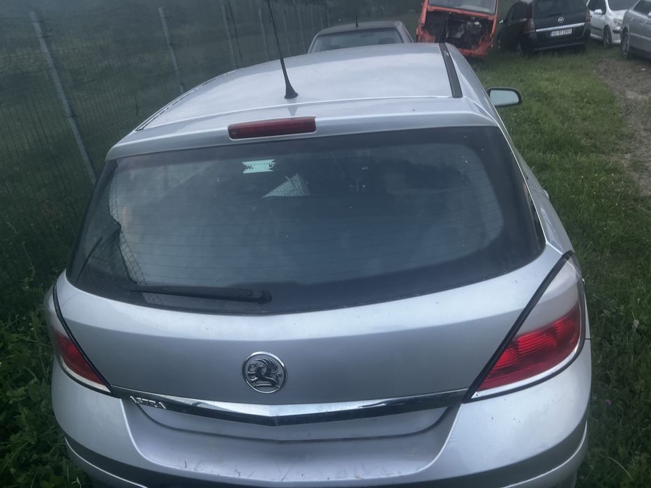 Triple astra h hatchback