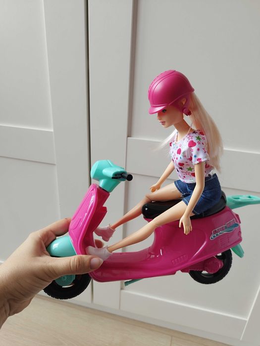 Нова кукла Барби с мотор