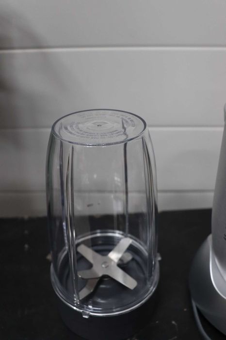 Nutribullet Pro, 900 вата,  Компактен,, с чаша 700мл,Миксер за смутита