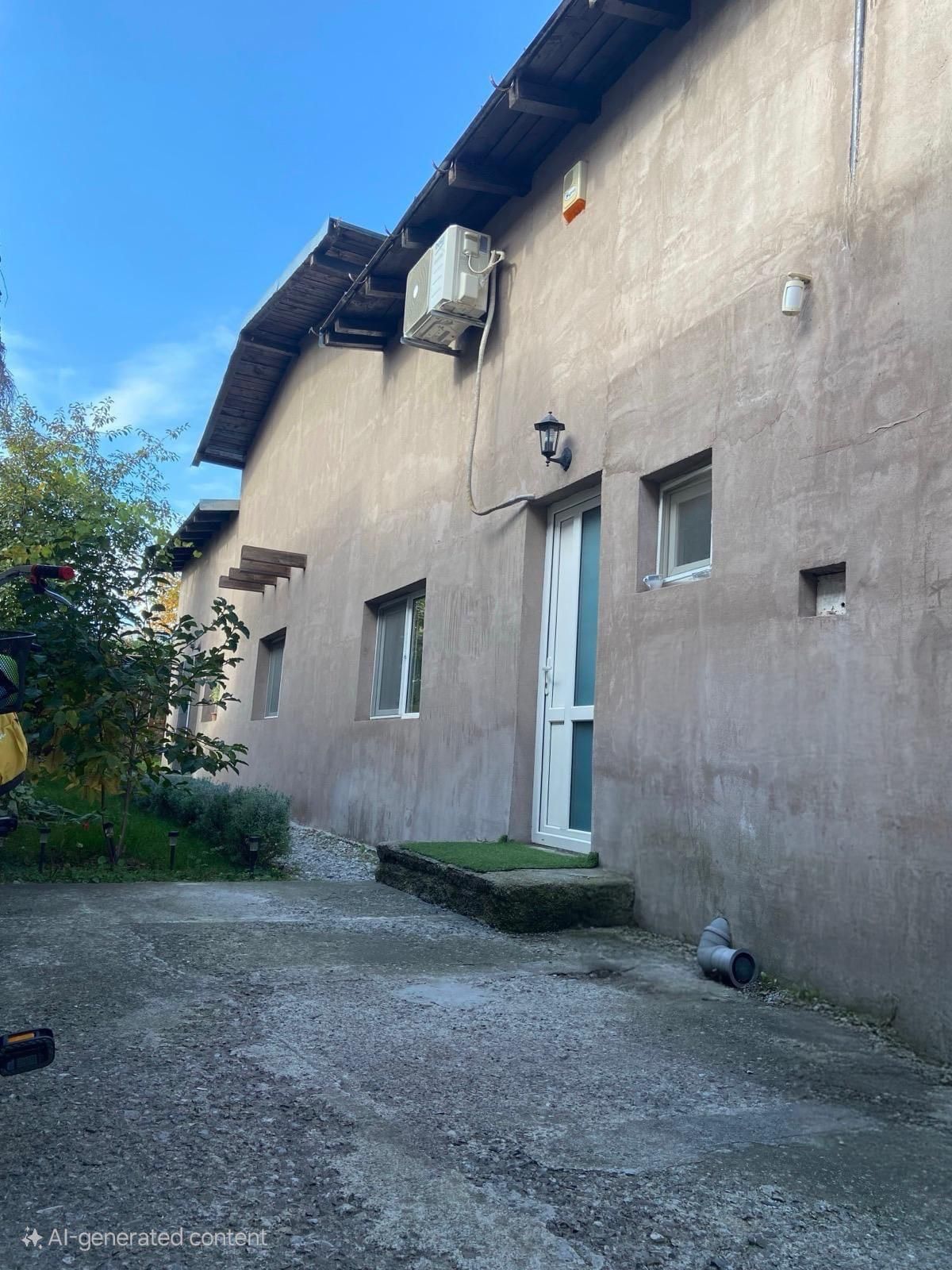 Casă de vânzare, 4 camere, zonă excelentă – Str. Cașin nr. 50