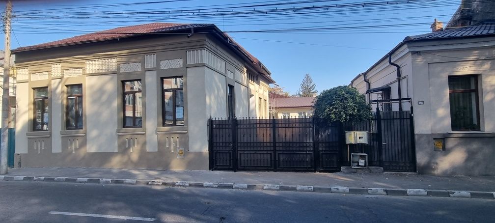 De vanzare sau inchiriat Casa central str. N Balcescu 58-60