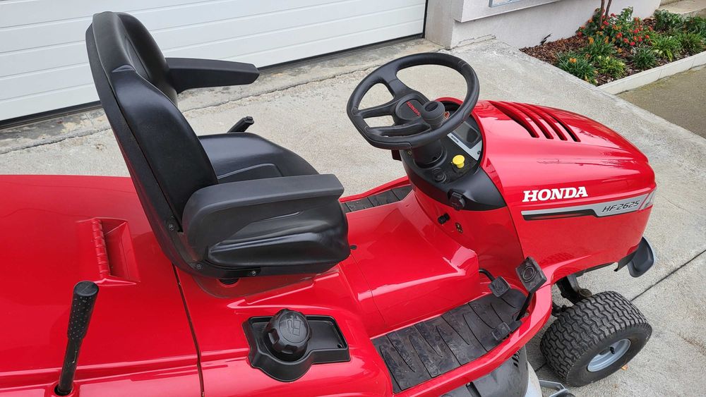 Градински трактор косачка HONDA - HF2625K1 HMEH