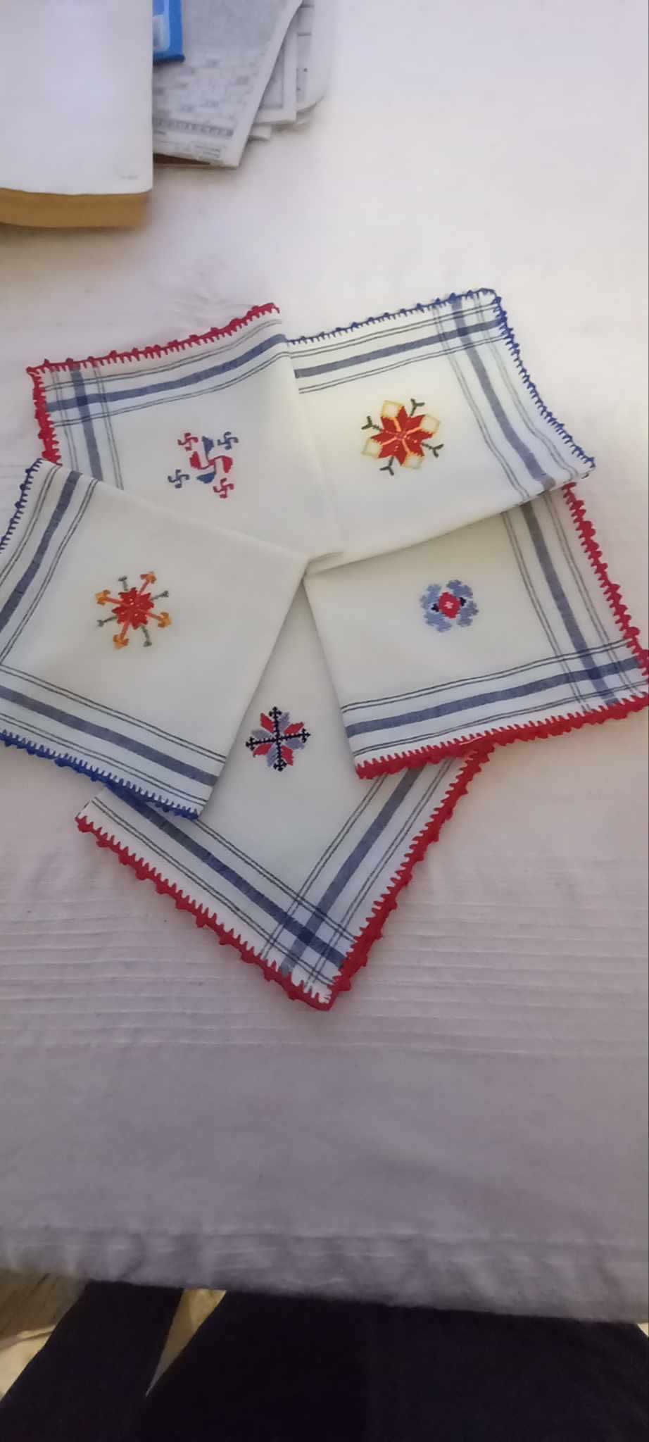 Месали ,бродерия,стари