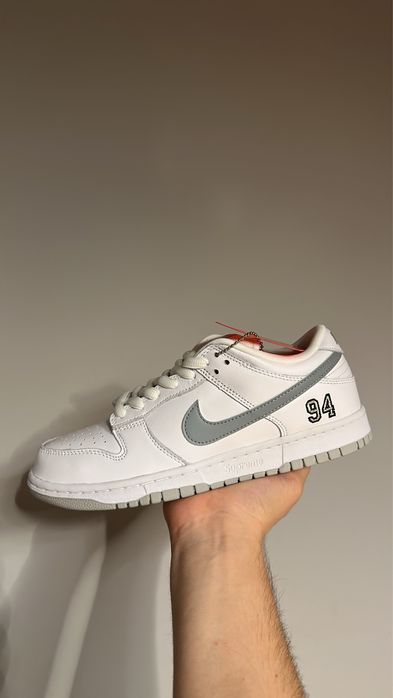 Nike Sb Dunk Low Supreme White