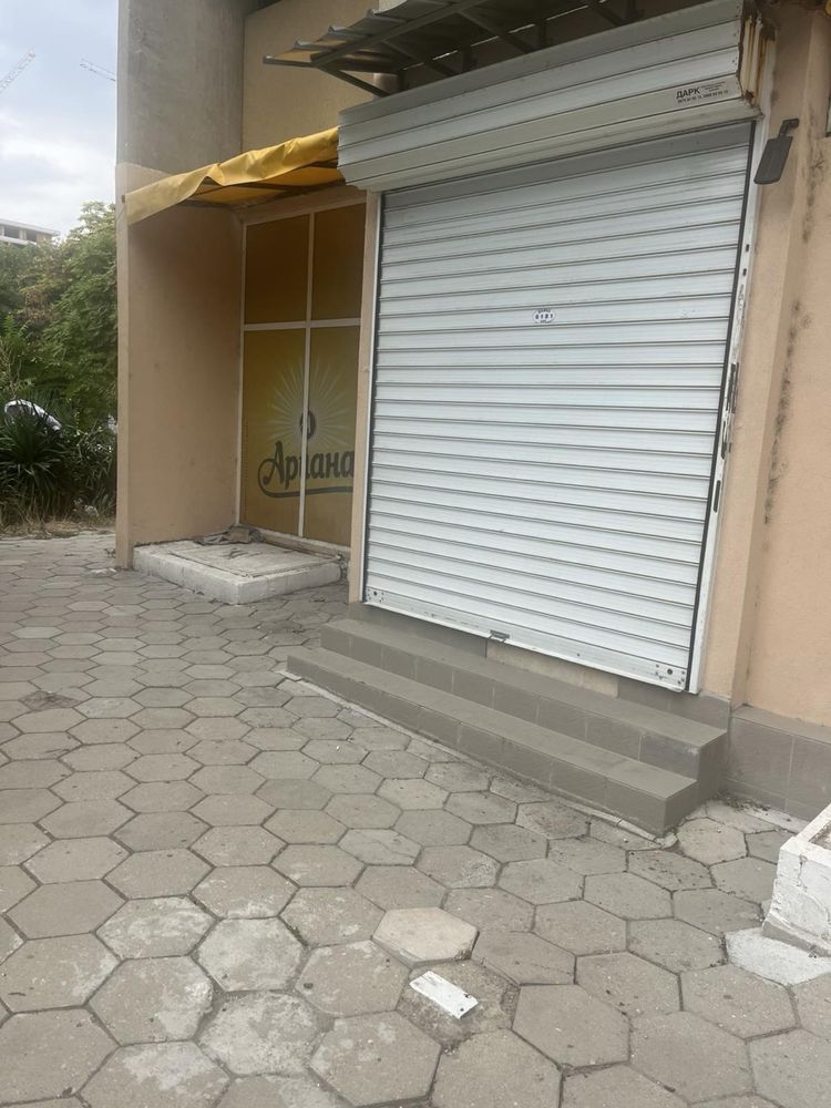 Отдавам под наем търговски обект 100 кв.м в гр. Пловдив, ж.к. Тракия