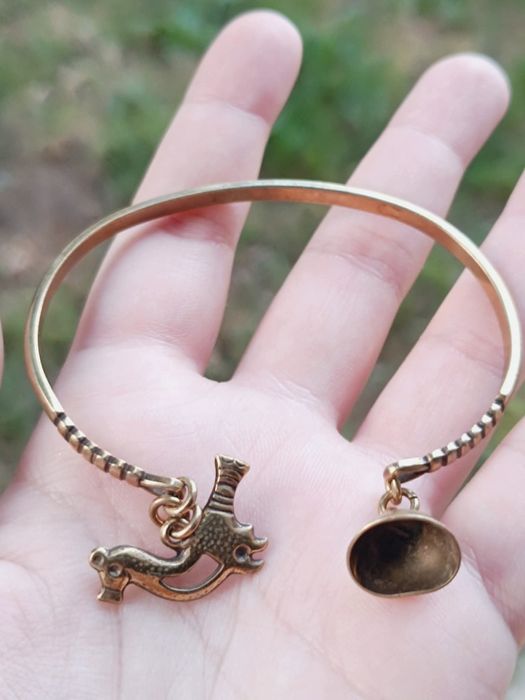 Bratara semi-fixa veche din bronz, Kalevala Koru