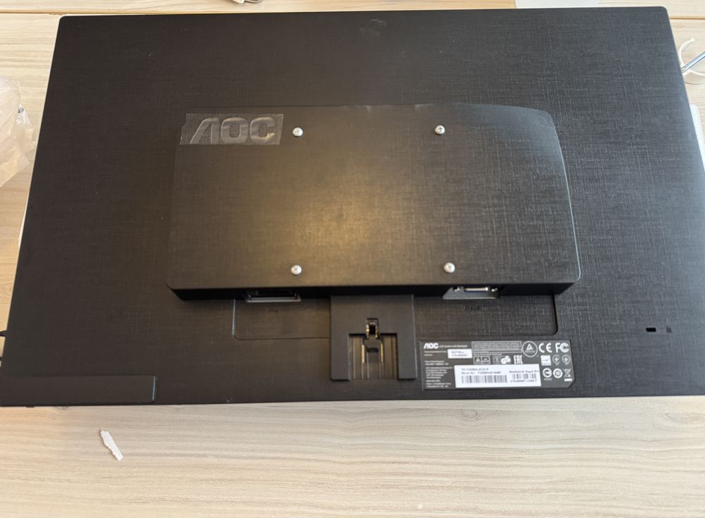 Нов монитор AOC LED 22”