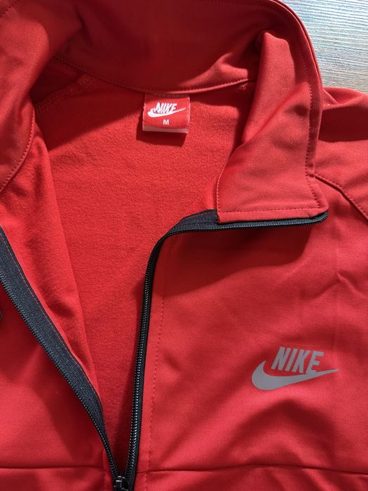 Мъжки,полиамиден екип Nike с лека топла подплата