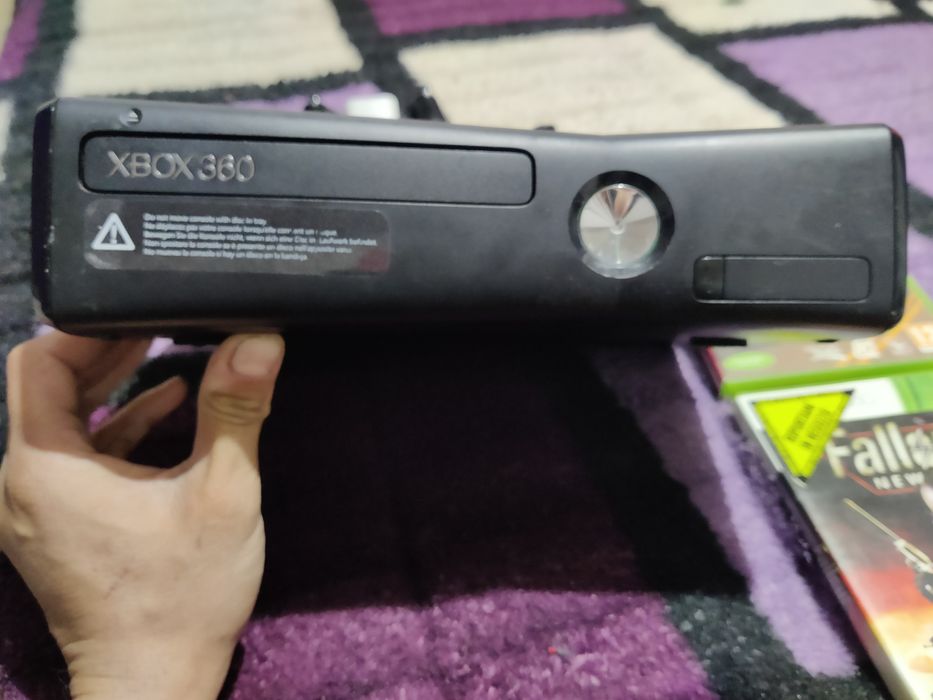 Vând Xbox 360 funcțional