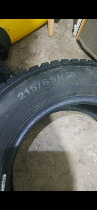 Продам зимние шины 215/65 16