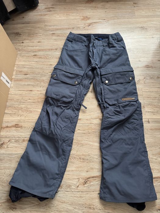 Burton панталони