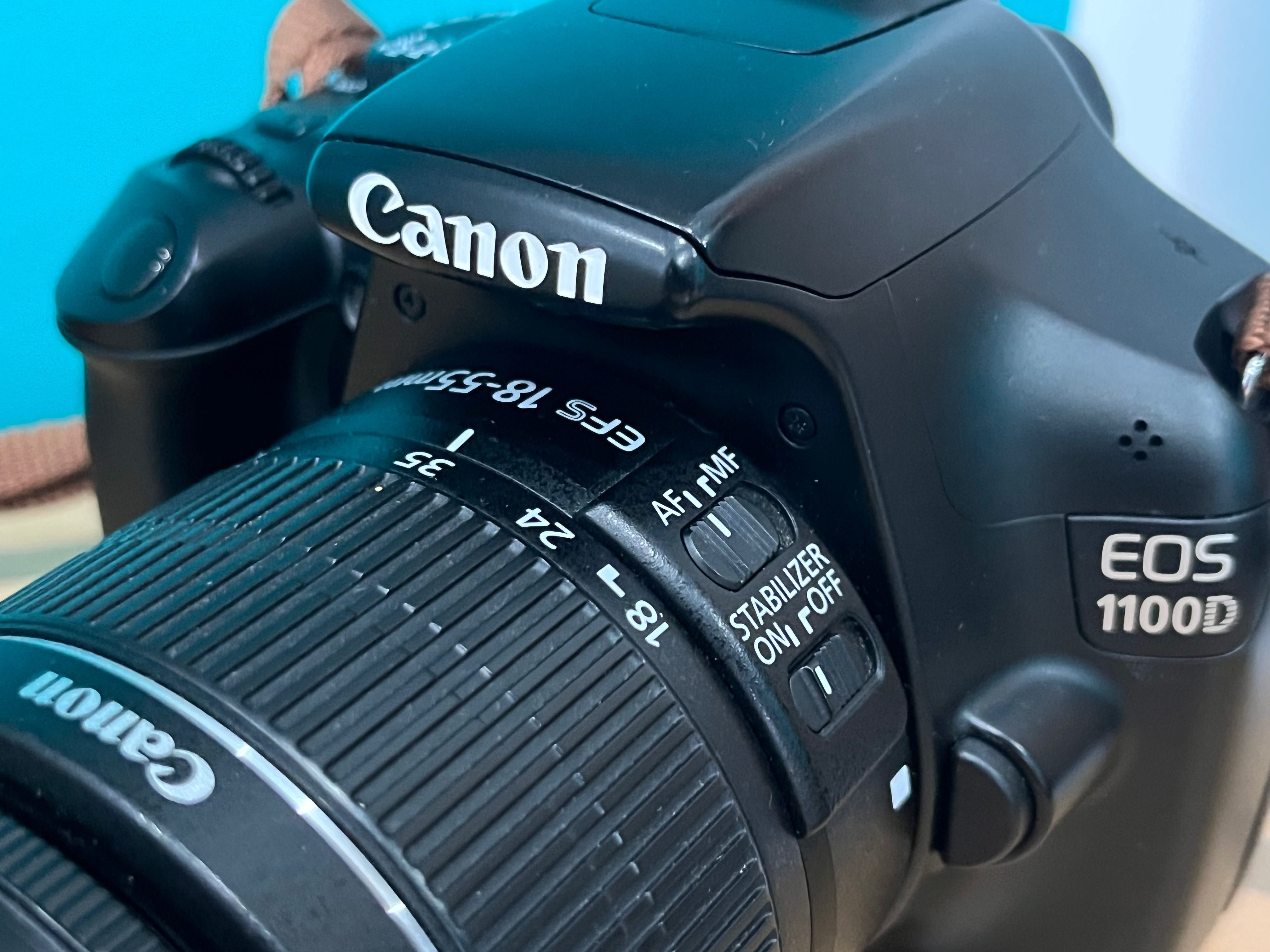 Фотоапарат Canon EOS 1100 с китов обекти + още атрибути