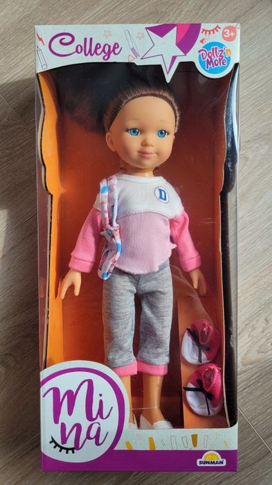 Rezervat Papusa Mina la facultate, Dollz'n More