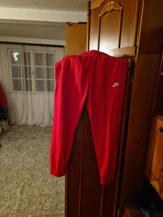 Vănd pantaloni de trening Nike Originali Noi