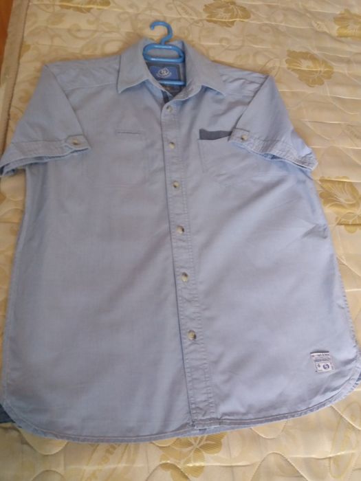 Vànd mai multe cămăși bărbătești