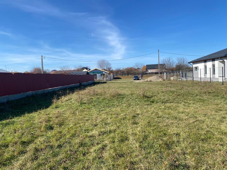 Teren 725 mp deschidere 15 m utilități