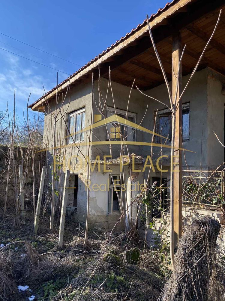 Къща в Варна, област-с.Равна площ 270 цена 37000 евро