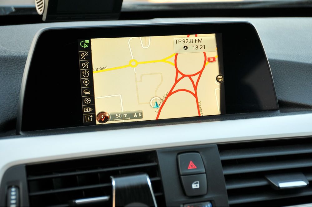 BMW  Seria 3 Touring 318d  Automat LED Navi Servotronic Euro6