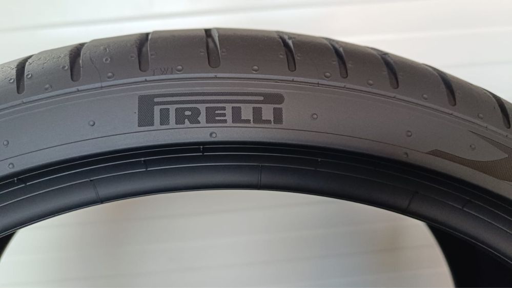 4бр летни гуми спорт пакет 225/35/20/255/30/20/Pirelli p zero/RSC/runt