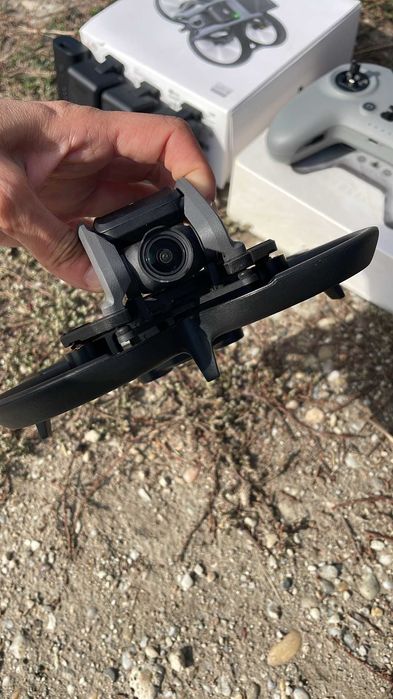 DJI Avata cu 3 baterii
