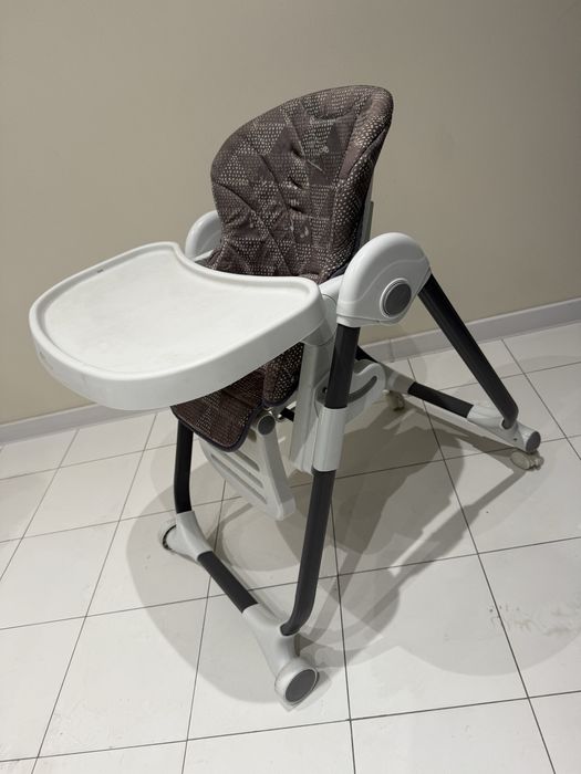 Стульчик для кормления и коляска очень дёшево