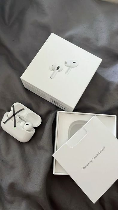 Кейс+ДЯСНА слушалка Airpods pro