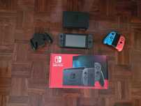 Конзола Nintendo Switch + втори джойстик + игри