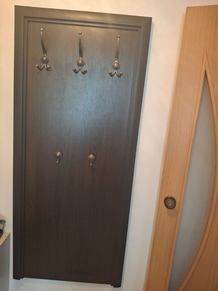 Продам вешалку для одежды в прихожую