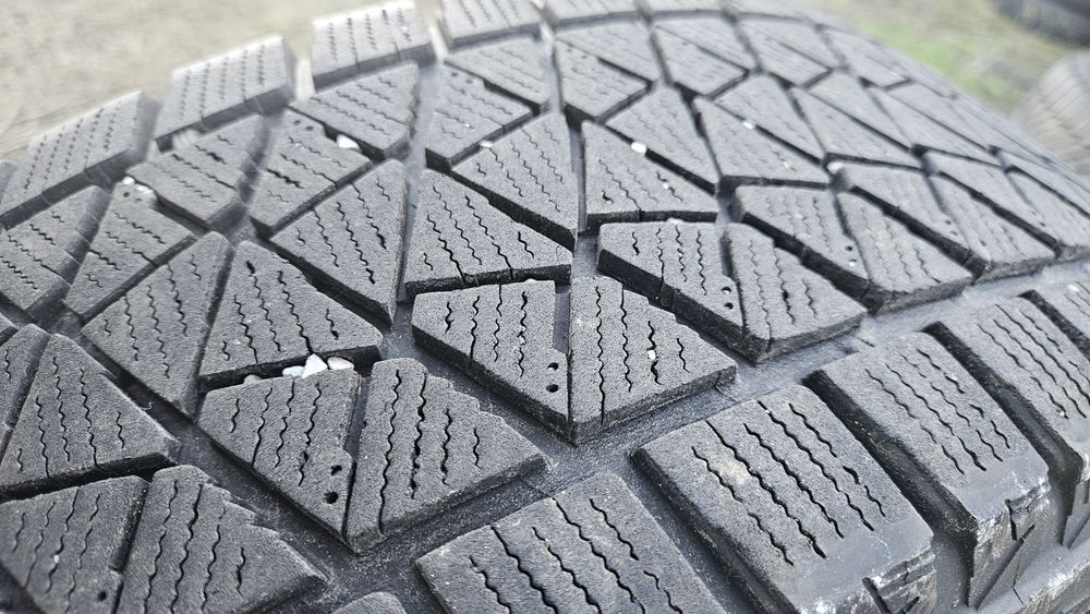 2бр гуми 215 65 16 бриджстоун