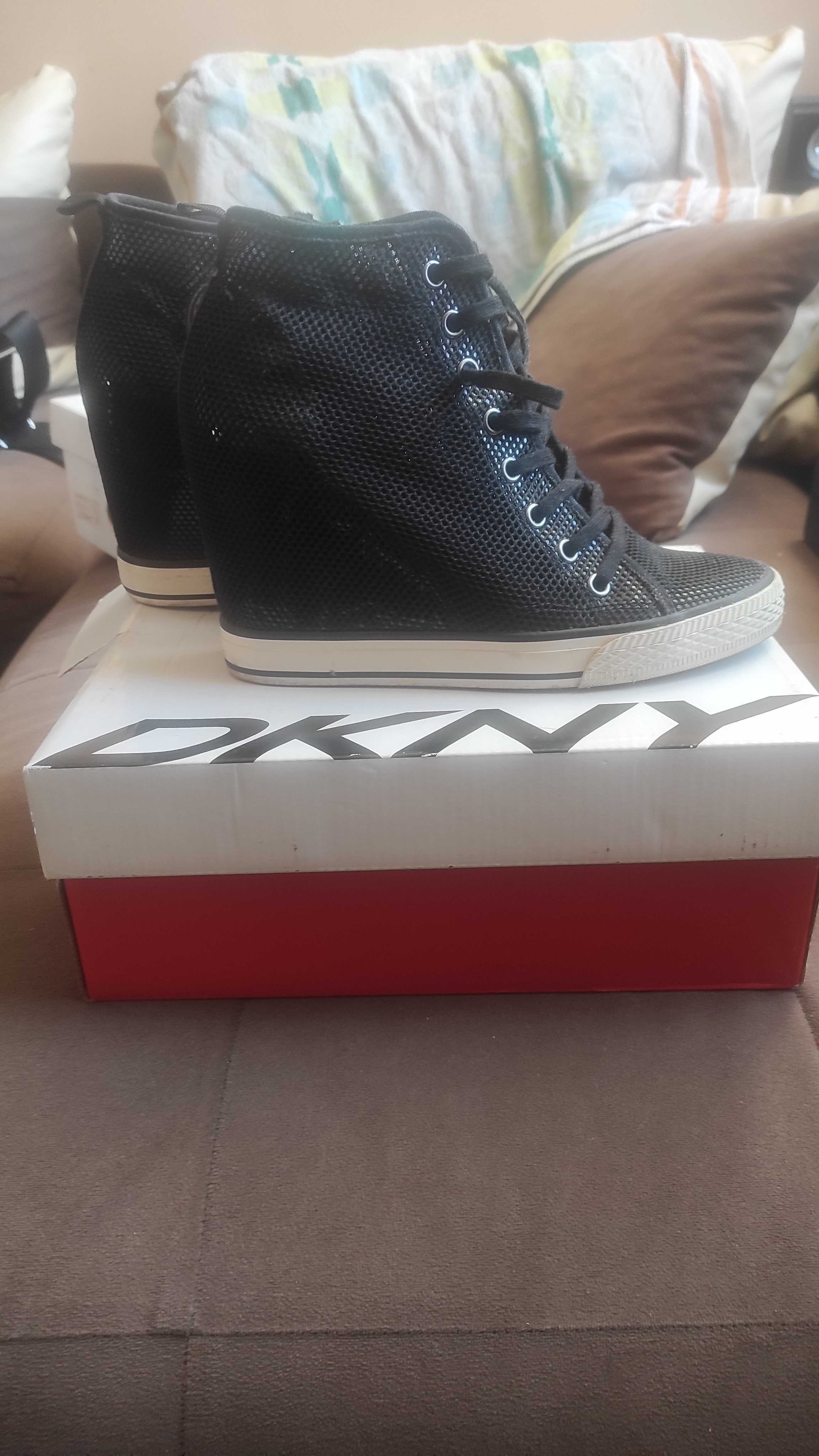 Боти 39 номер, кецове dkny