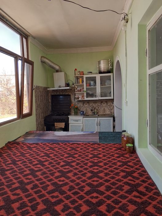 Kvartira tez va arzon sotiladi.