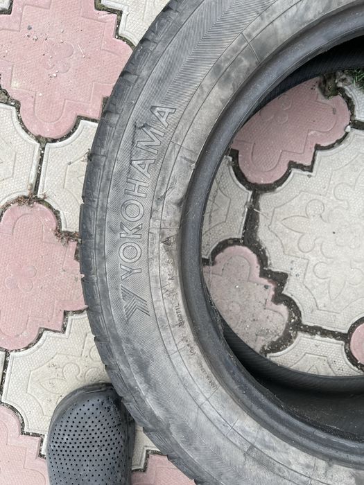 Продаются 2 зимние шины Yokohama iceGUARD iG20