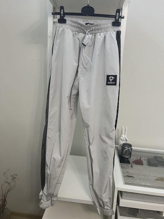 Продавам дрехи на Bandit