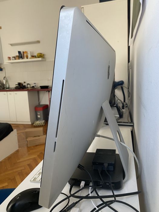 Imac 27 late 2009 +apple keyboard + logitch mouse