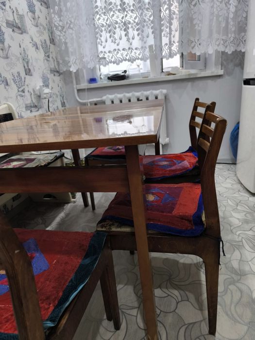 Продам стол со стульями