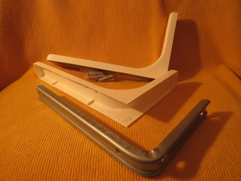 2 suporti cu cadru metalic si protectii de plastic pentru polite