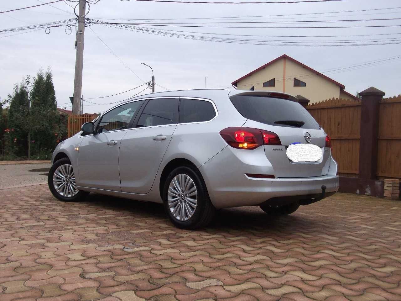 Opel Astra J Sports Tourer