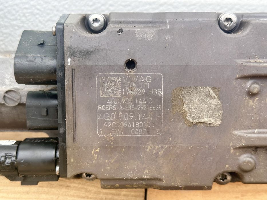 Рейка AUDI A6 A7 4G0909144G 4G0909144H 4G1423055AK