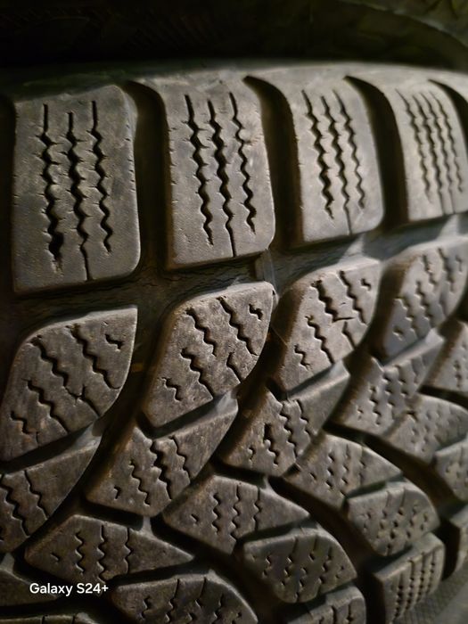 Продавам употребявани гуми от Голф4