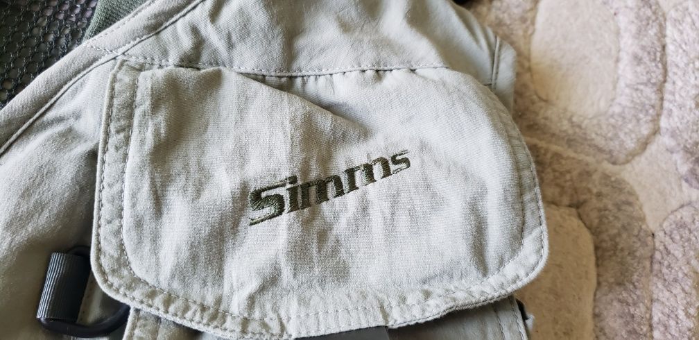Продавам Елек Simms XXL