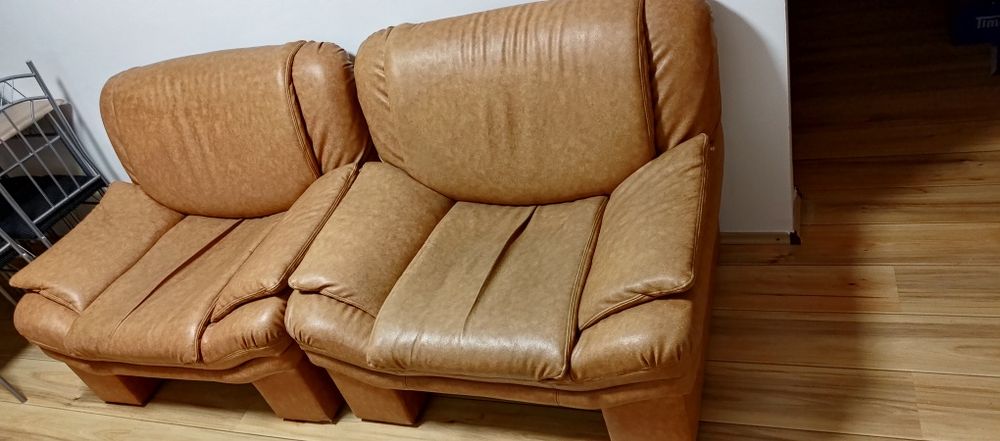 Canapea 3 locuri+ 2 fotolii