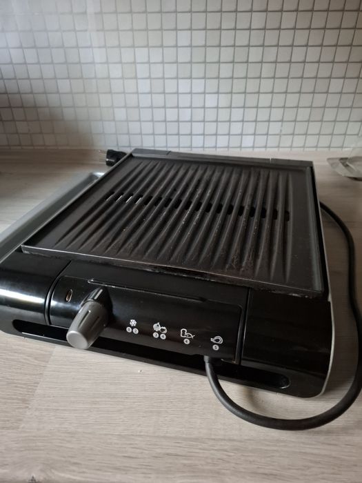 Grill Philips 2000 W, 30 x 30 cm, suprafata neaderenta