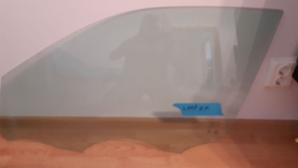 Geam stînga față peugeot 2008