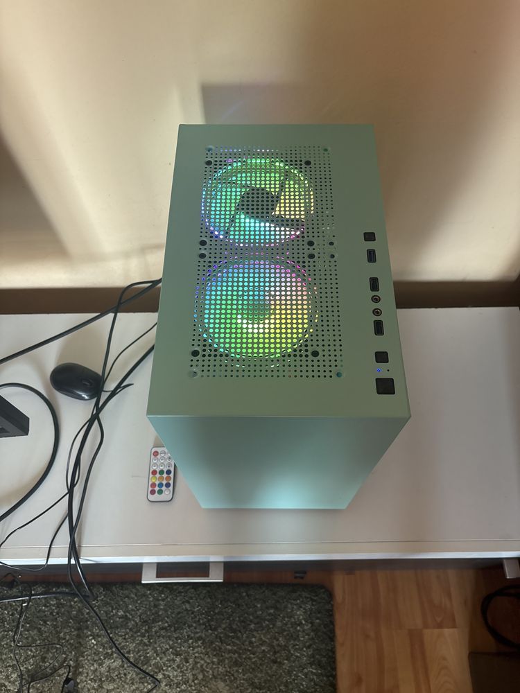Calculator/pc Gaming• i7-7700• GTX 1080 (8Gb) • 16Gb ram• SSD 500