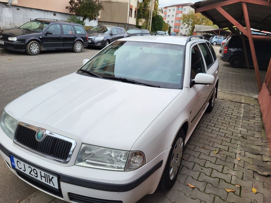 Vând Skoda Octavia Tour